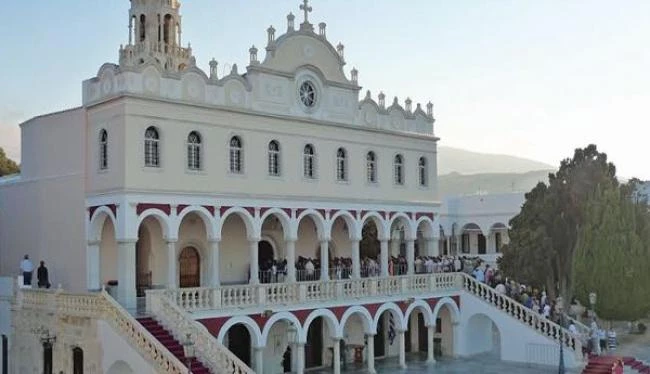 Ακέφαλο με ευθύνη της κυβέρνησης το Ίδρυμα Ευαγγελιστρίας Τήνου